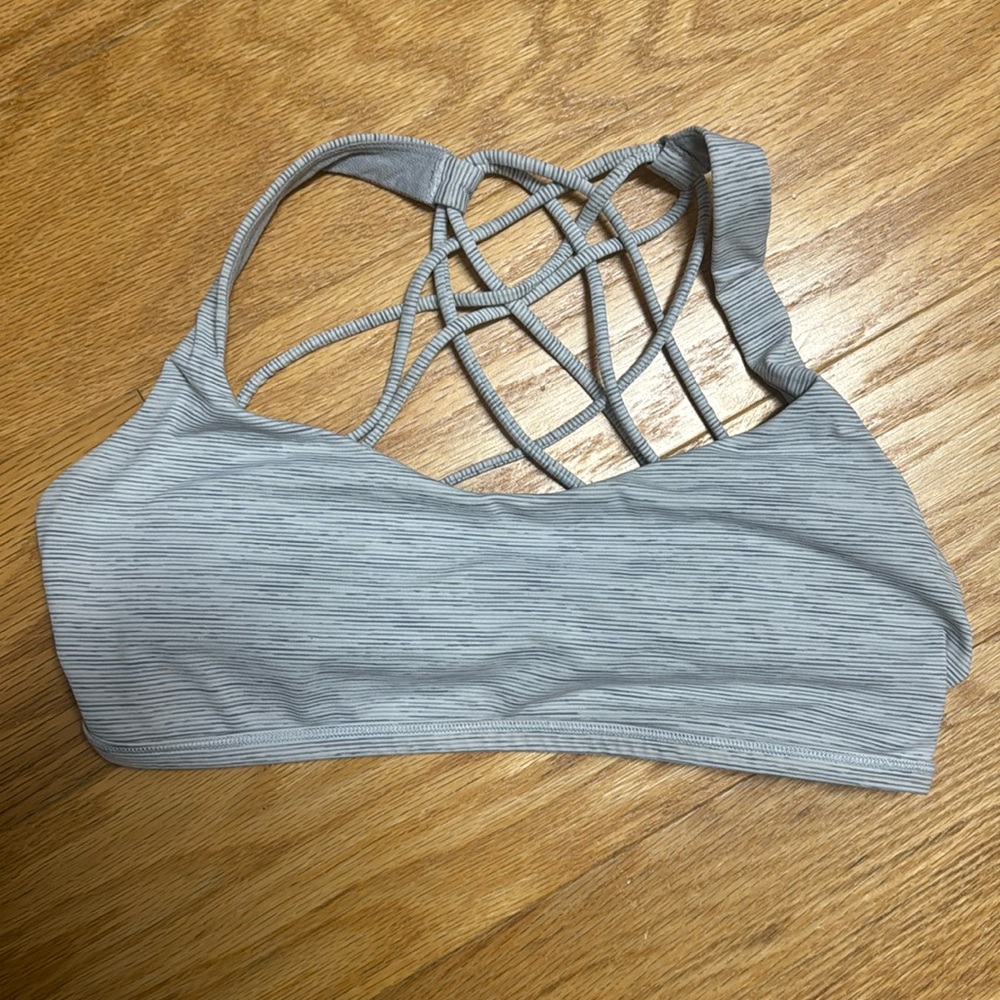 Lulu lemon sports bra free to be white gray stripe size 8